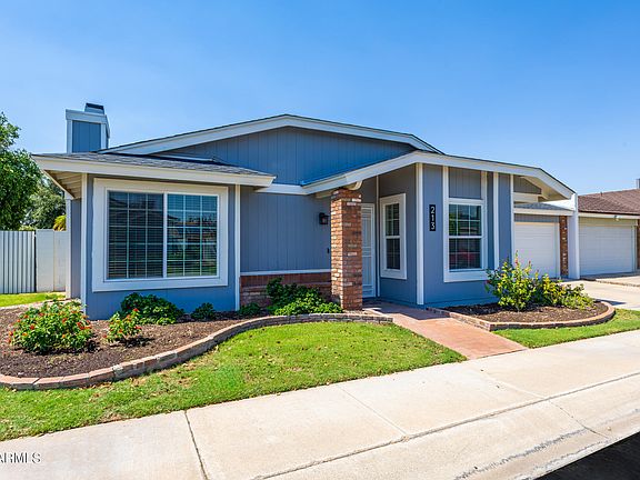 5th image of 213 E CAMPO BELLO Drive