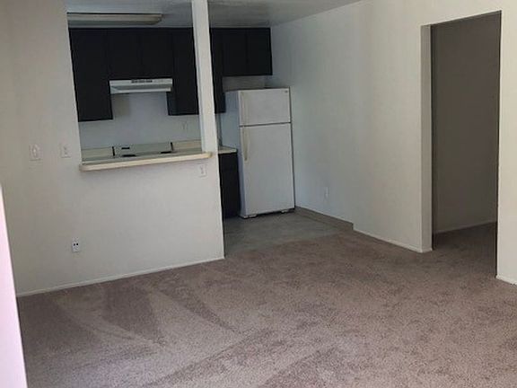 2nd image of 4552 Hamilton St #2