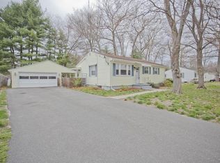 250 Talmadge Dr, Springfield, MA 01118
