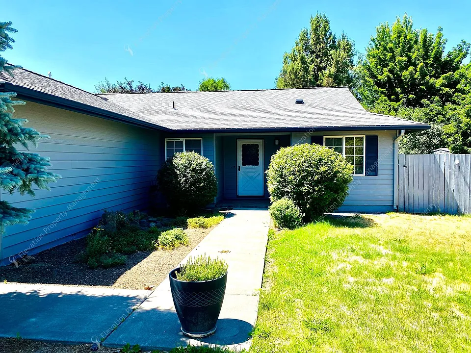 61875 Avonlea Cir