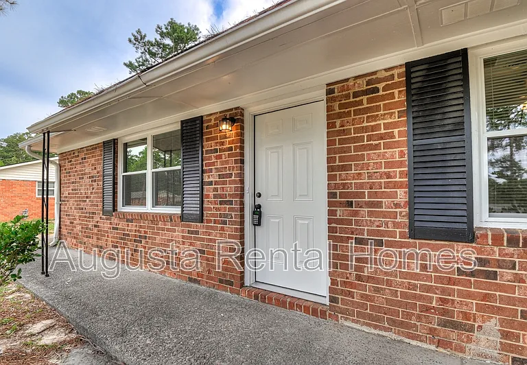 2328 Prague Ct — Photo 5