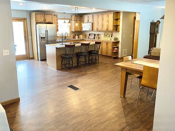 2nd image of 109 Wildflower Ln
