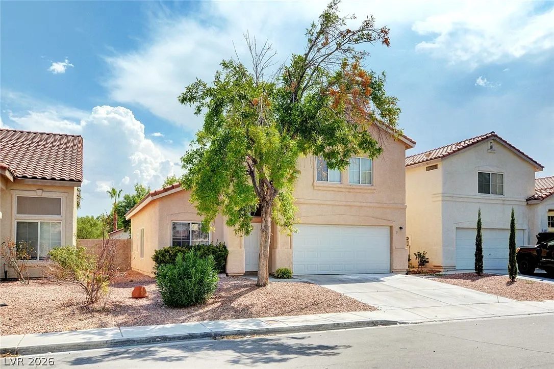 3 bed, 2.5 bath, 1630 sqft, $1,985 — Photo 3