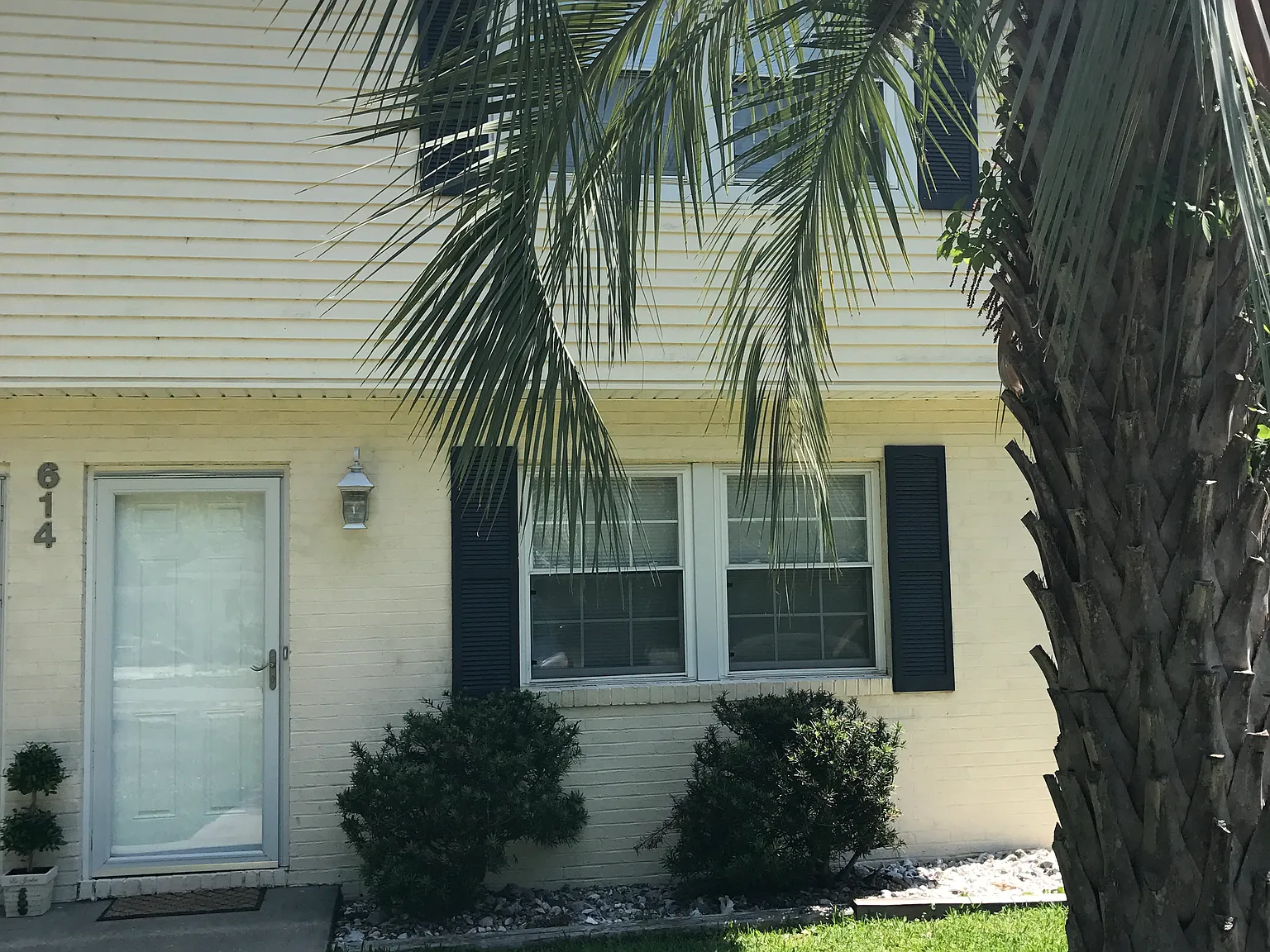 2 bed, 1000 sqft, $1,400 — Photo 2