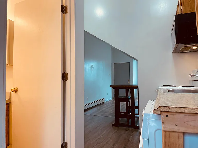 633 N Huron St — Photo 3