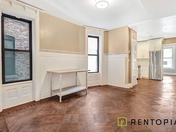 3rd image of 205 Saint James Pl #2P