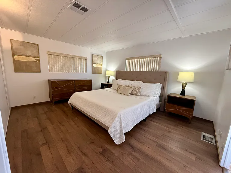 10584 E Amber Dr — Photo 4