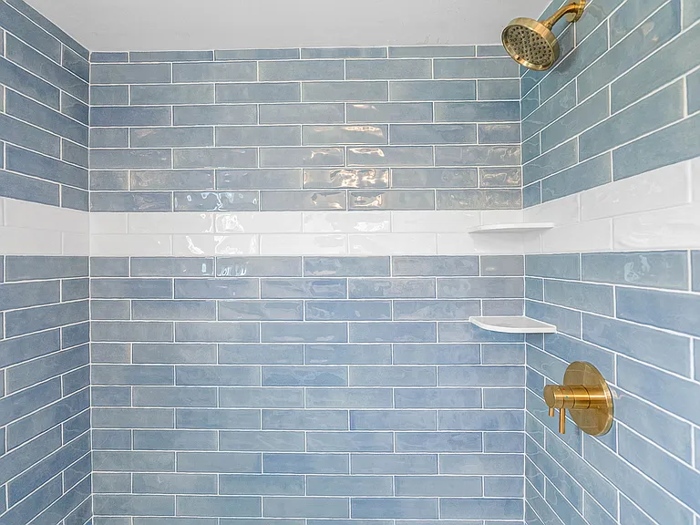 8 Saratoga — Photo 34