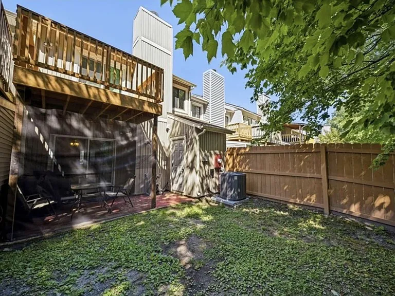 719 Waters Dr — Photo 23