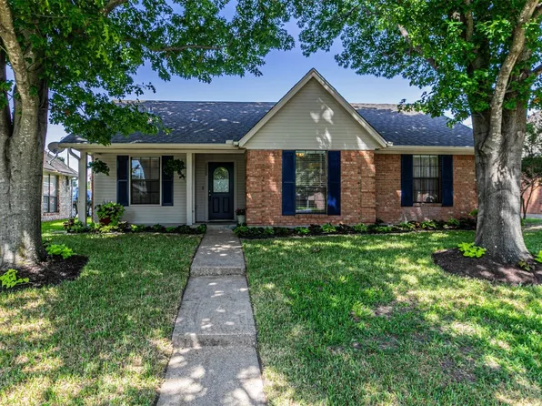 2009 Memphis St, Ennis, TX 75119