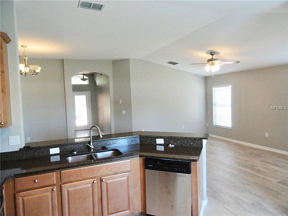 5th image of 699 Brookeshire Dr