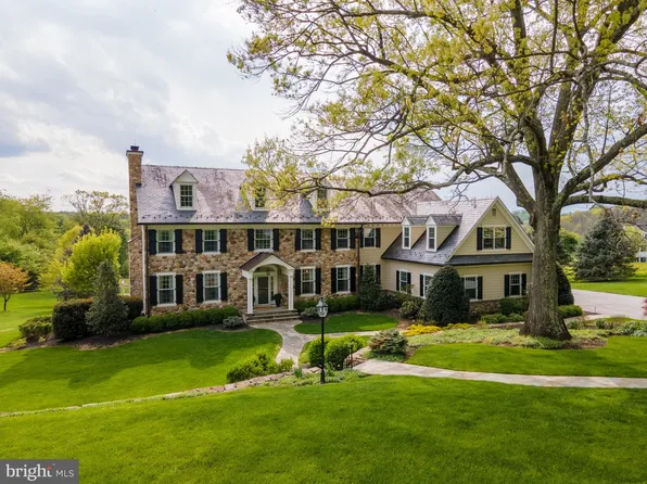 1 Hedge Row Ln, Devon, PA 19333