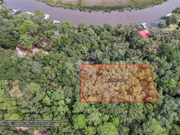 20 & 21 Riverside Dr, Darien, GA 31305