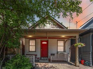 21 1/2 Albany Ave, Hamilton, ON L8H2H3