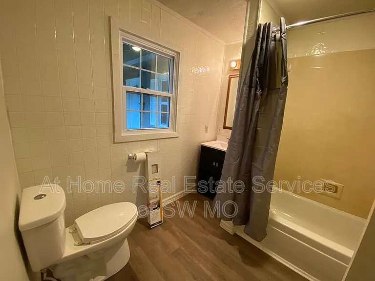 2630 E Cherry St — Photo 10