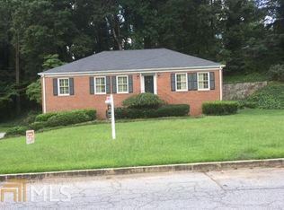 2760 Lake Shore Dr, College Park, GA 30337
