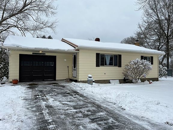 2nd image of 15837 Park Avenue Ext