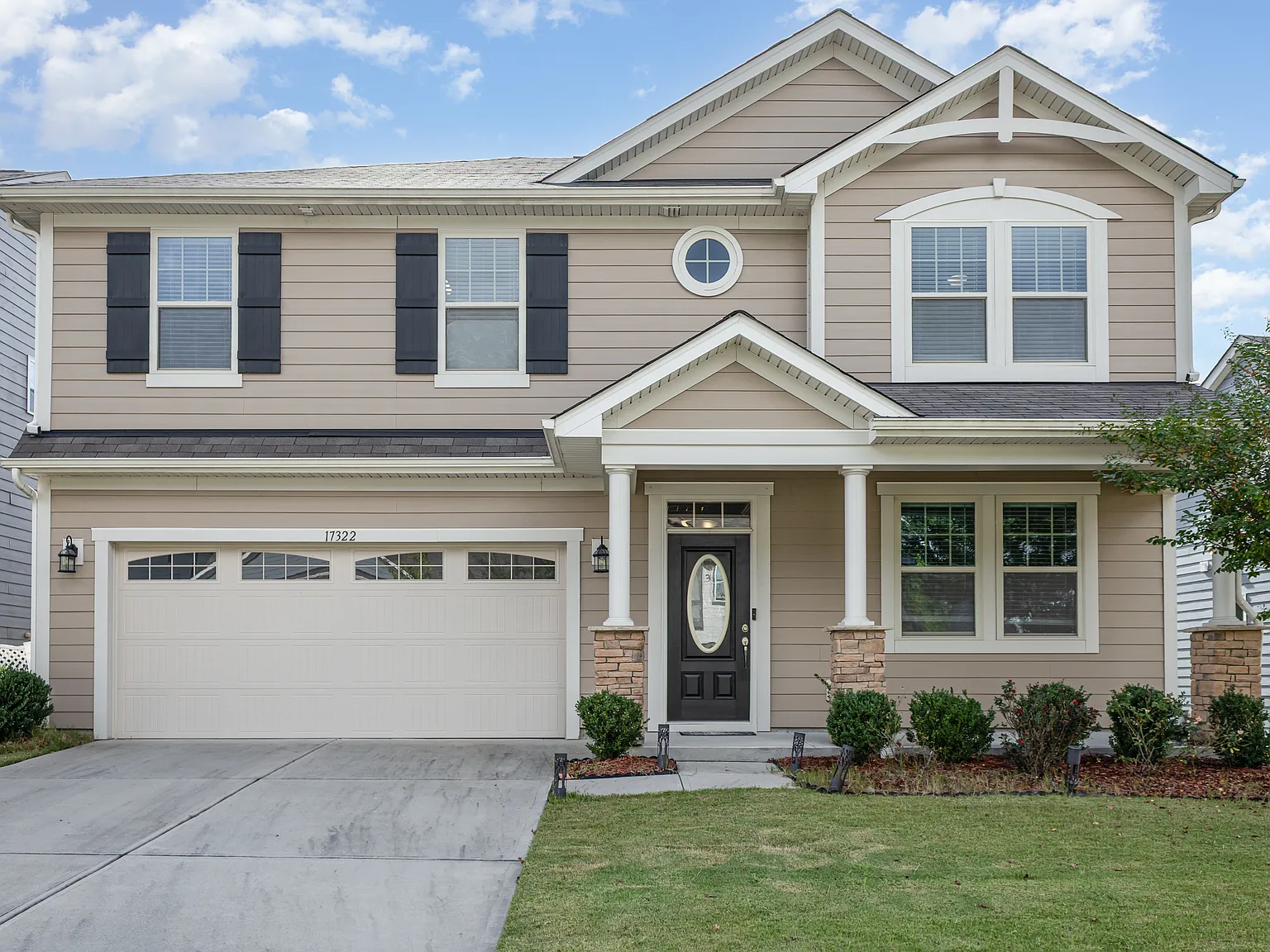 3 bed, 2.5 bath, 2310 sqft, $2,495 — Photo 2