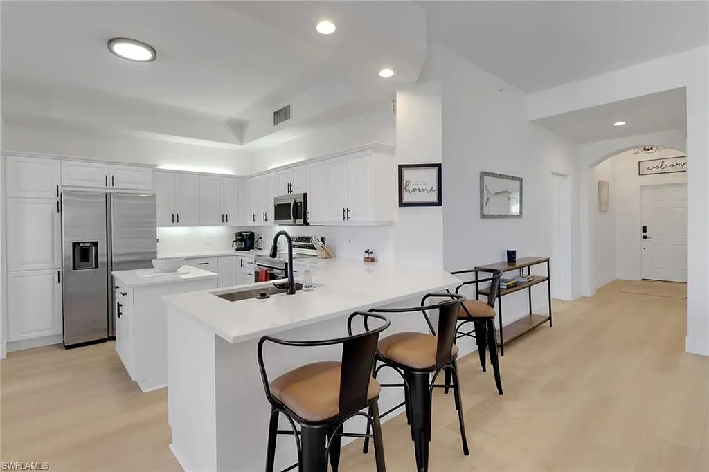 2 bed, 2.0 bath, 1518 sqft, $11,000 — Photo 2
