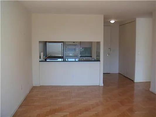 Rented by Sumitomo Real Estate Sales | media 11