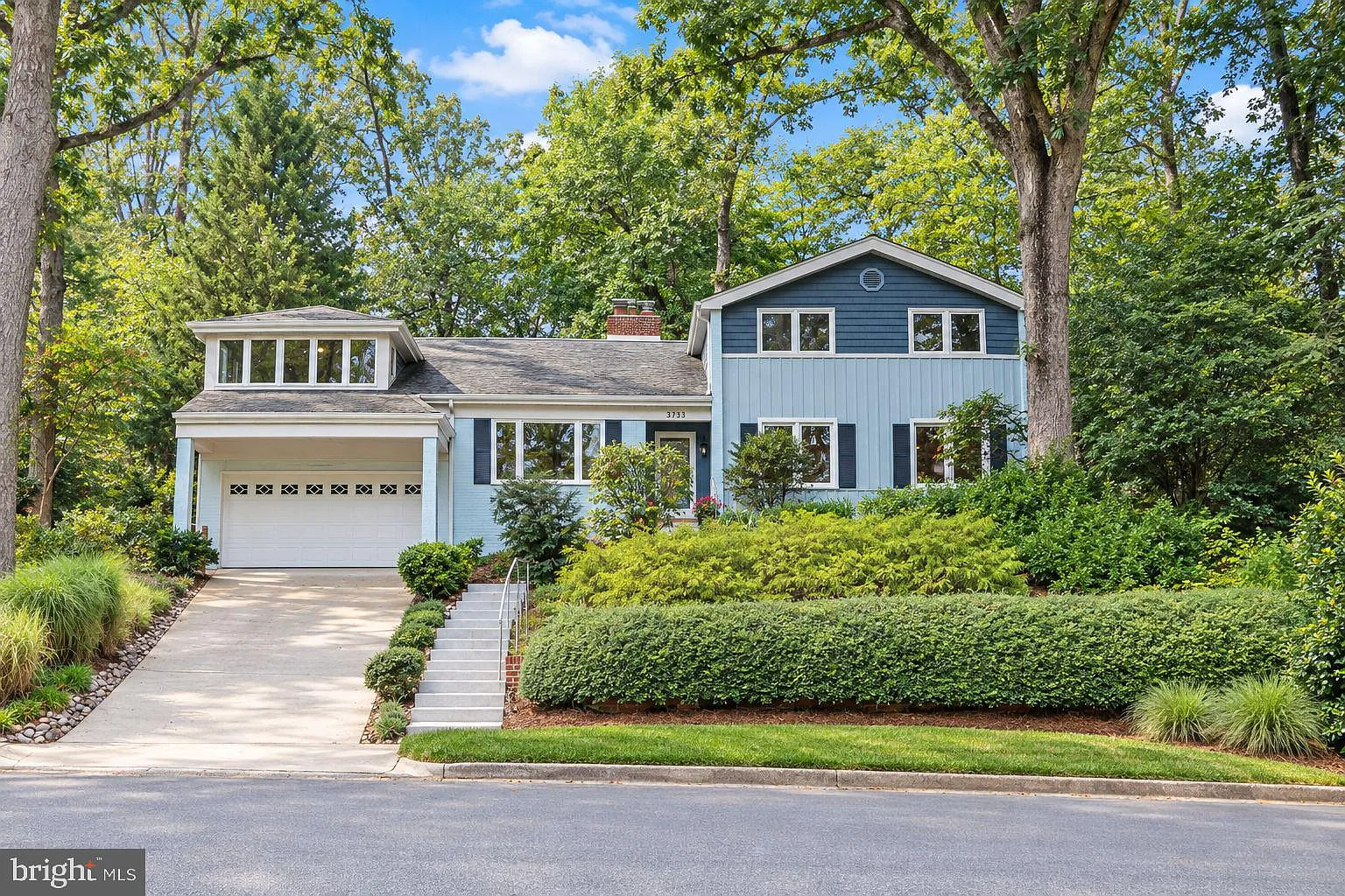 6 bed, 3.0 bath, 3600 sqft, $7,500 — Photo 1