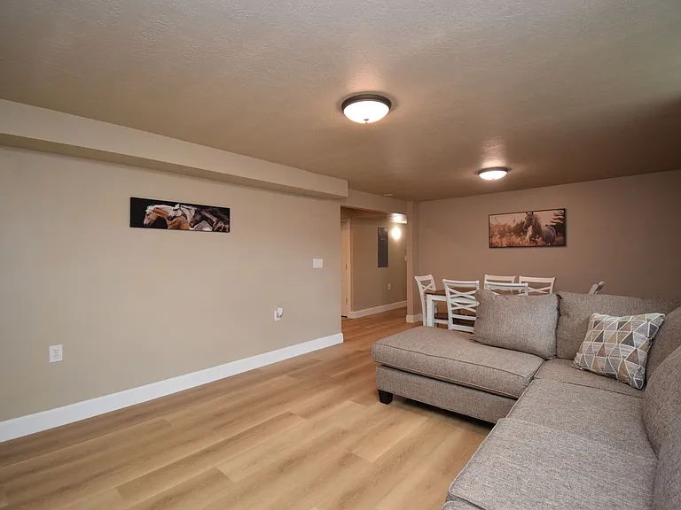 3638 W Jasmine St — Photo 28