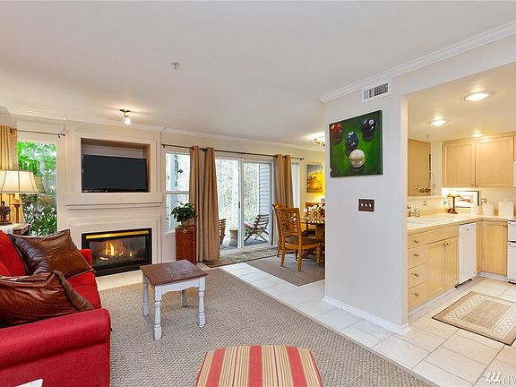 5th image of 25235 SE Klahanie Blvd APT C103