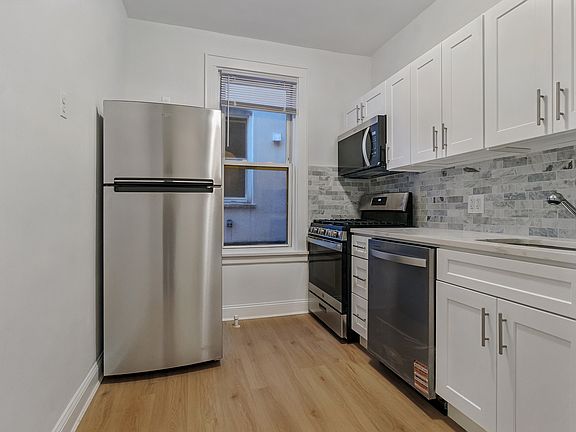 3rd image of 25-41 33rd St #1R