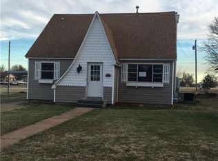 516 E Cavalry St, Cordell, OK 73632