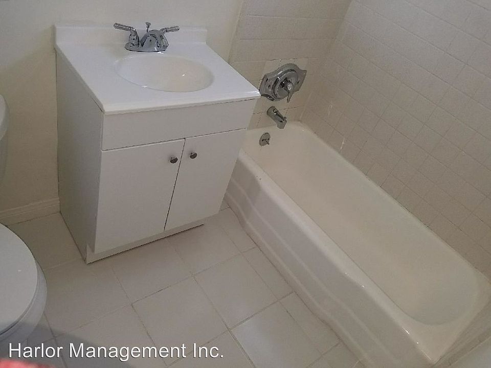 2nd image of 14521 Margate St APT 14
