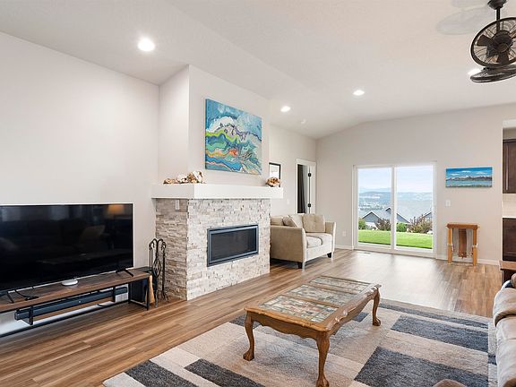4th image of 21381 E Chimney Ln