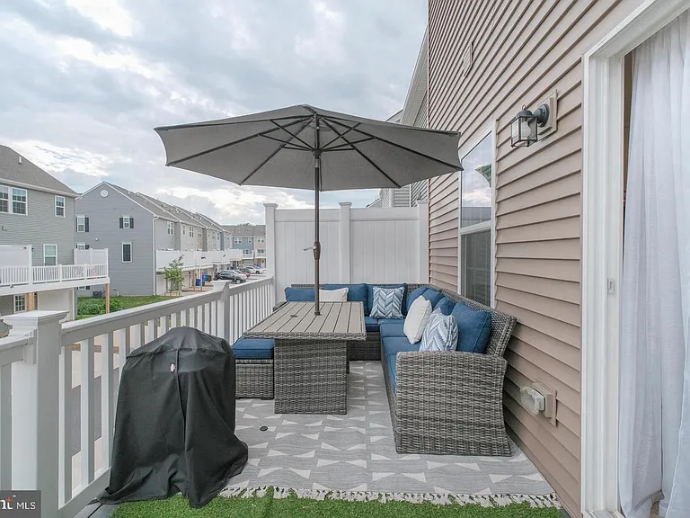 52 Caswell Dr — Photo 10