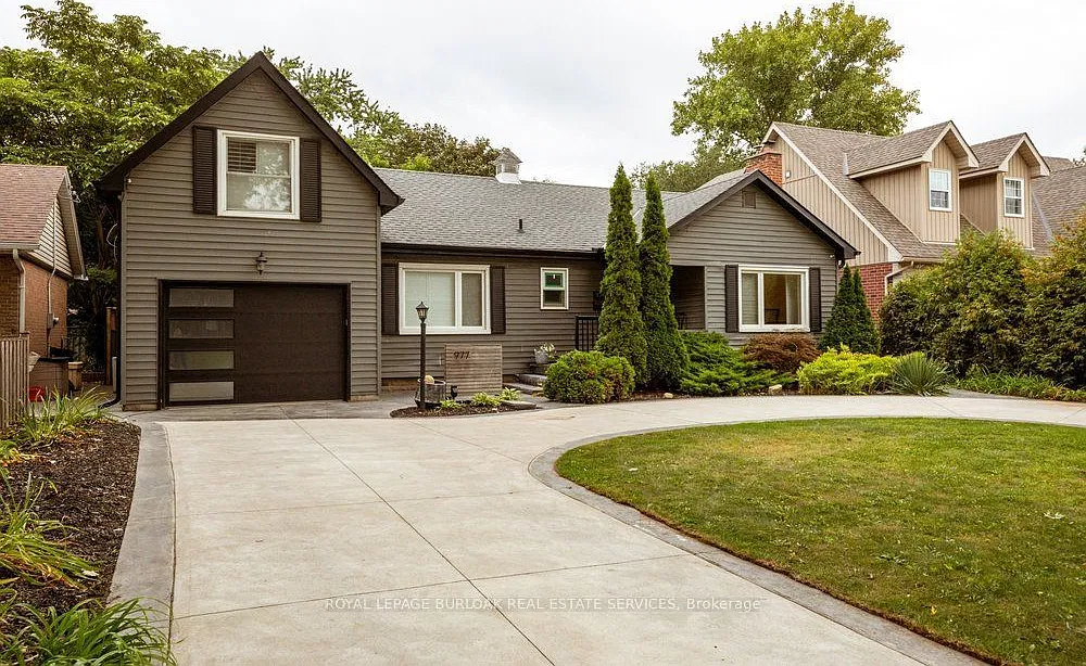 3 bed, $4,495 — Photo 2