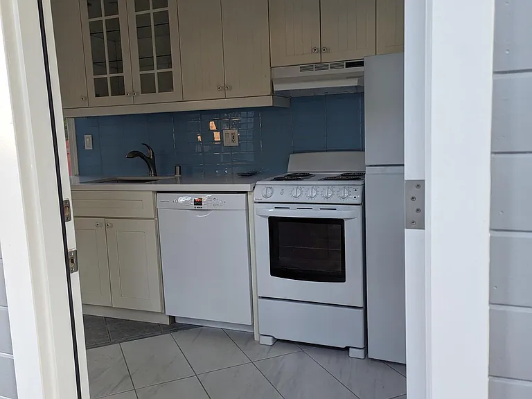 650 Circle Dr #1 — Photo 2