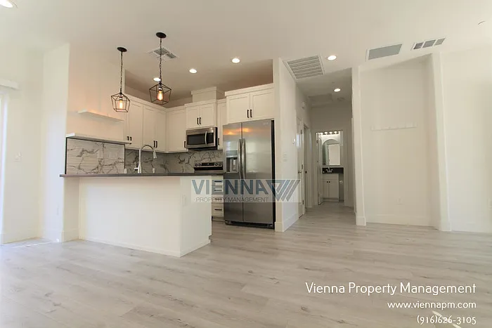 208 Manzanita Ave — Photo 5
