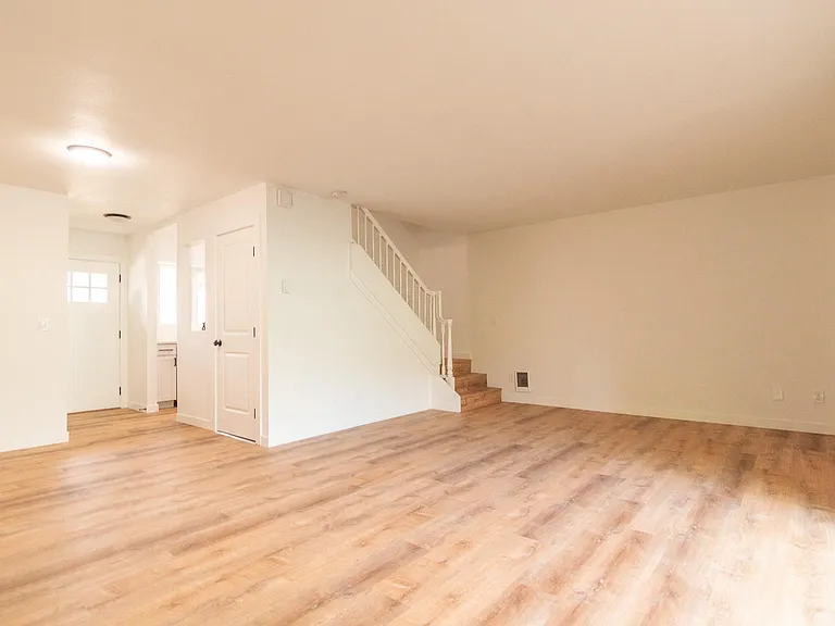 510 SE 46th Ave — Photo 5