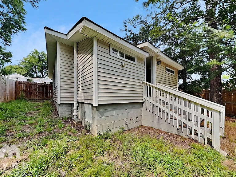 1218 Boyer St — Photo 11