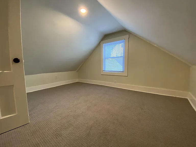 21 E Bow St — Photo 17