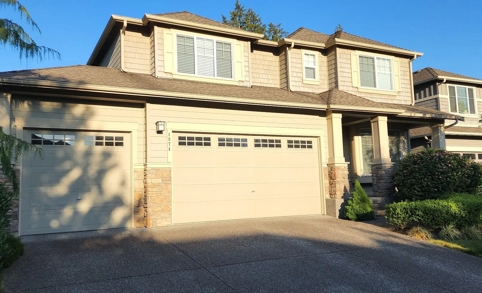 5 bed, 3130 sqft, $4,950 — Photo 2