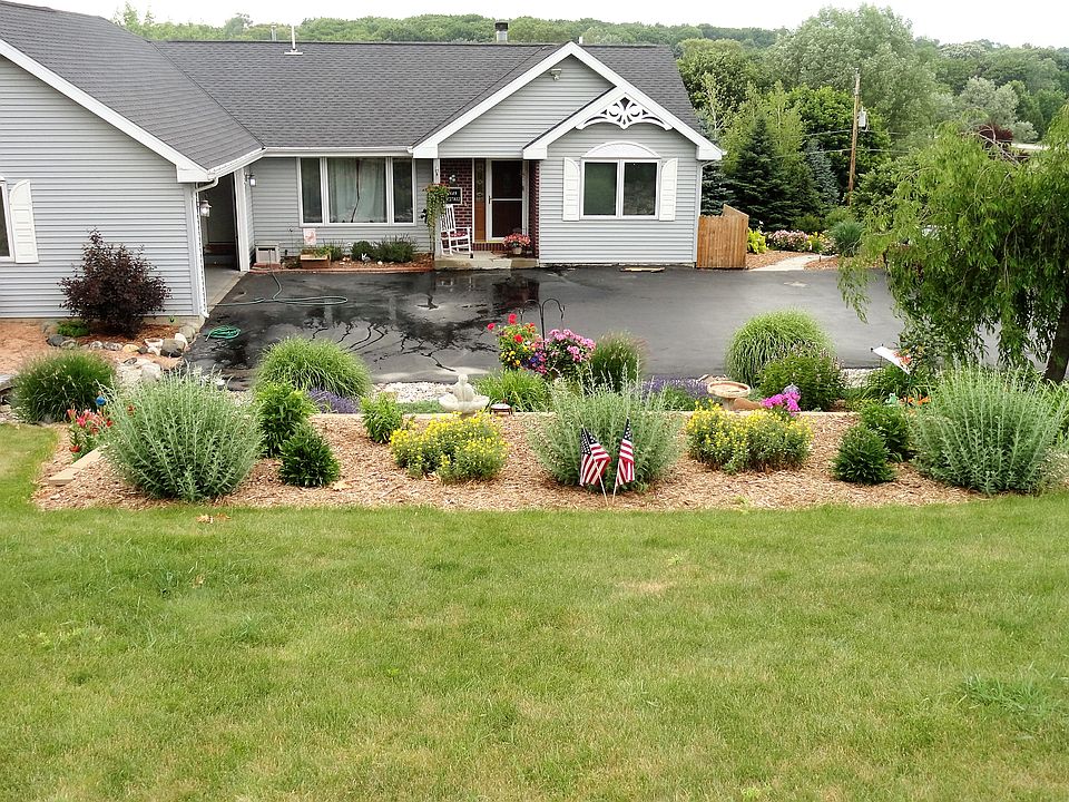 1st image of N49W27812 S Courtland Cir