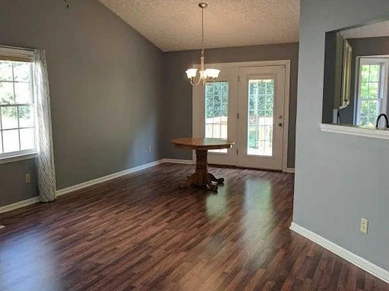 6 Barnsdale Ct — Photo 6