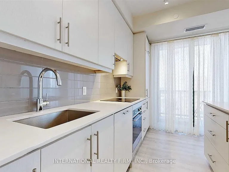 9085 Jane St #516 — Photo 21