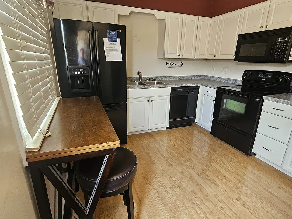 105 E Lincoln St #1-I-1