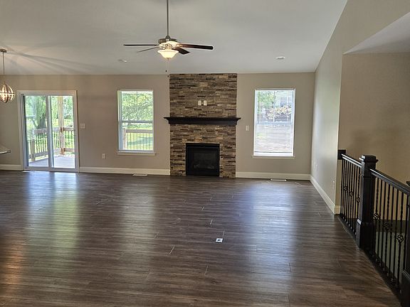 2nd image of 75 Lucinda Dr