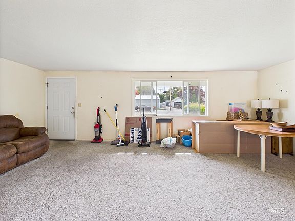 5th image of 411 S Moffatt Ave