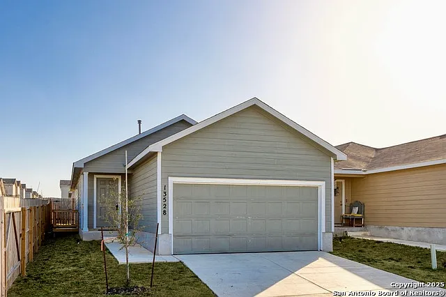 13528 Barton Cv — Photo 1