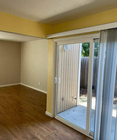 1665 Russell Ave — Photo 3