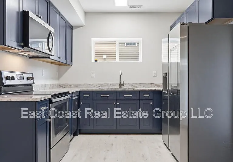 530 N 3rd St #B — Photo 8