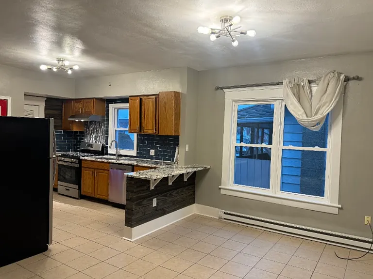 437 Elm Ave #1/2 — Photo 6