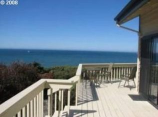 97913 Holly Ln, Brookings, OR 97415